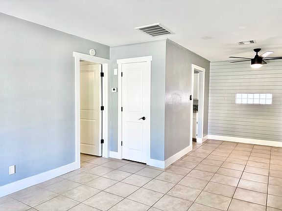 2nd image of 333 W Medlock Dr #11