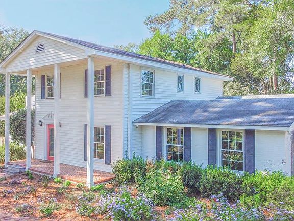 3rd image of 123 Cedarwood Park