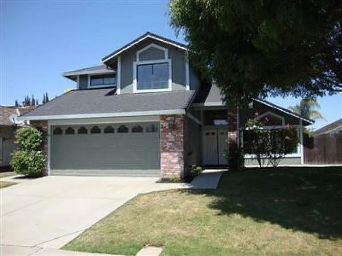 1569 Robert Ct photo 1