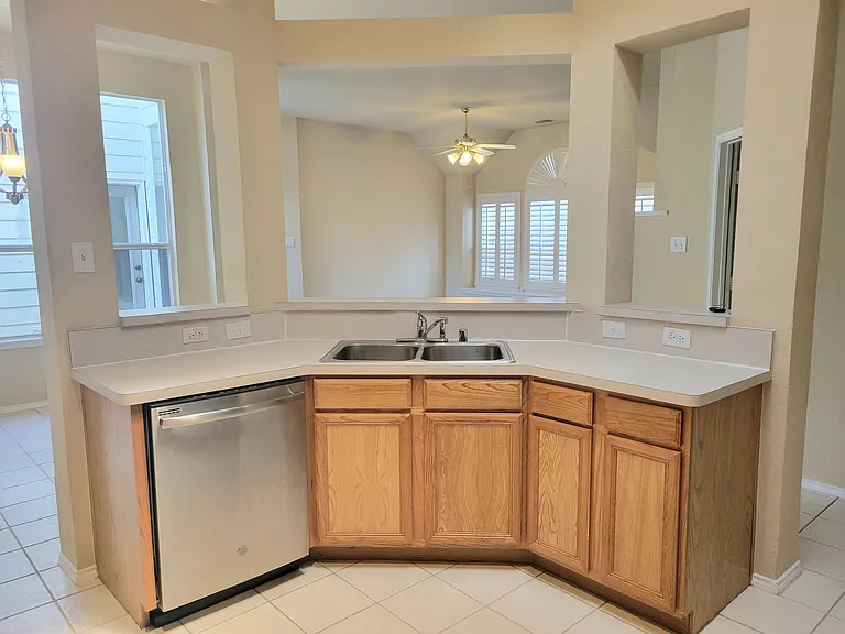 7905 Country Ridge Ln — Photo 7