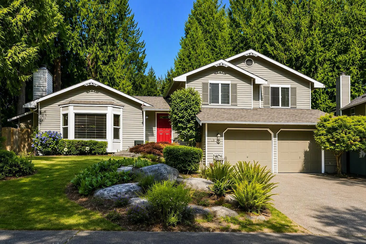 3 bed, 2.5 bath, 1890 sqft, $3,700 — Photo 1