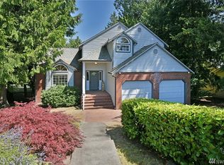 860 Cherry Ave NE, Bainbridge Island, WA 98110