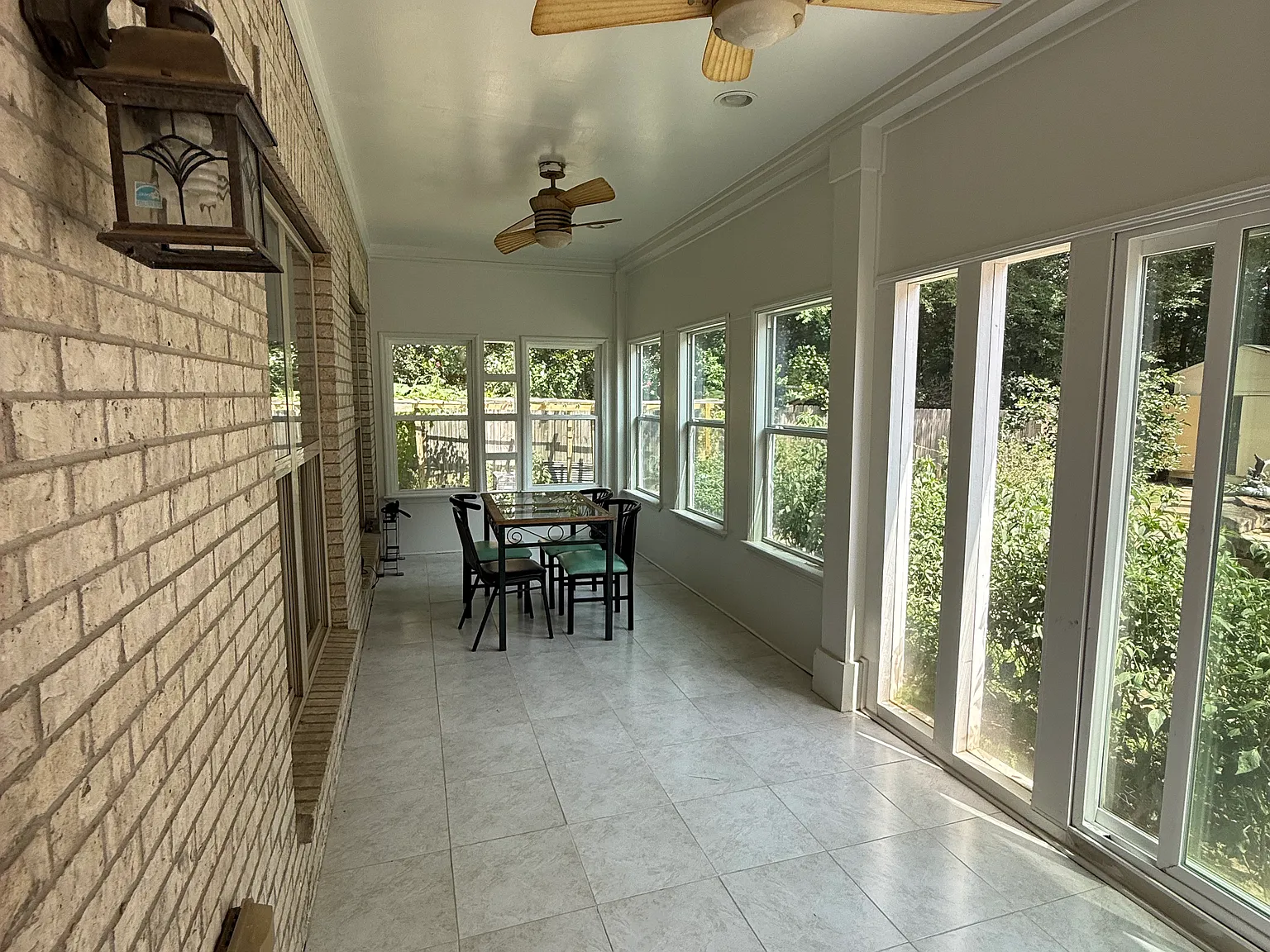 3 bed, 2600 sqft, $2,000 — Photo 2