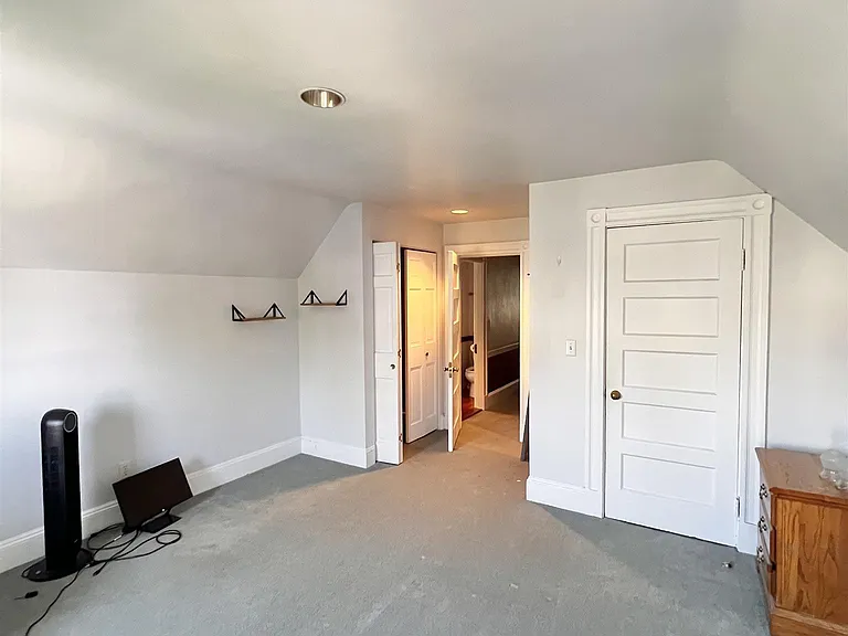 26 Rogers Ave #2 — Photo 4