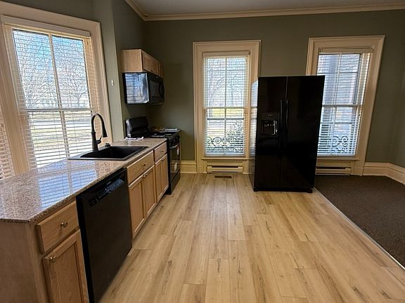 4th image of 408 W 5th St #1
