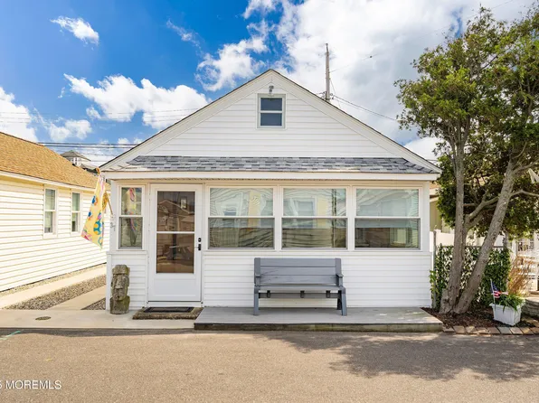 37 11th Lane, South Seaside Park, NJ 08752