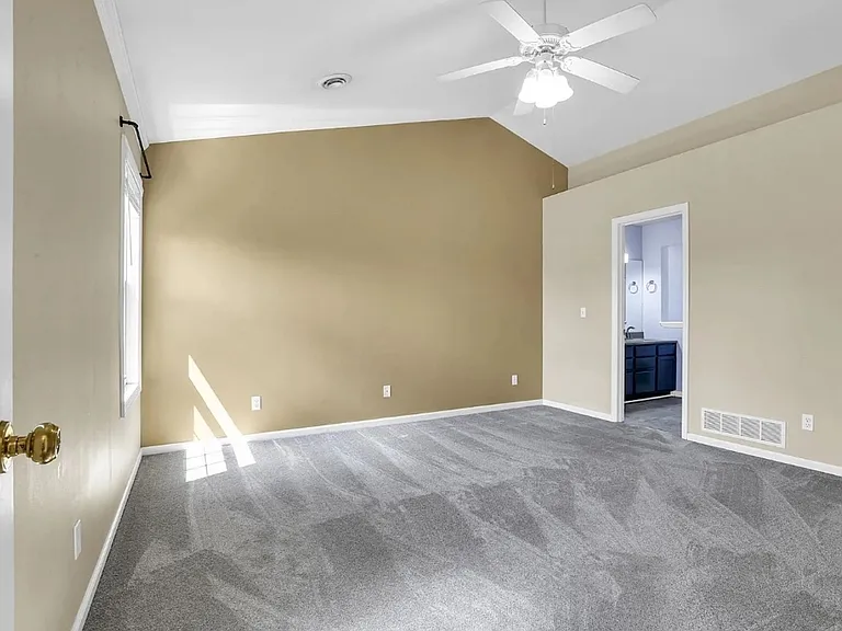 709 Indigo Dr — Photo 5