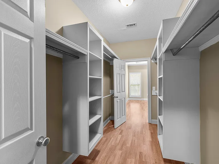 113 Dundee Cv — Photo 17