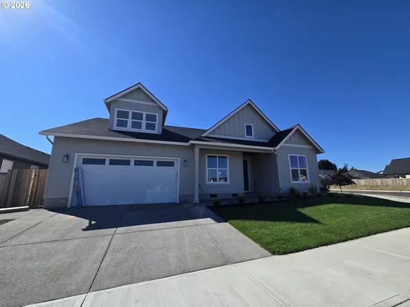 2017 SE 10th Pl, Canby, OR 97013