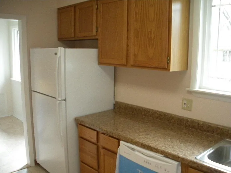 4203 Crestview Dr — Photo 4