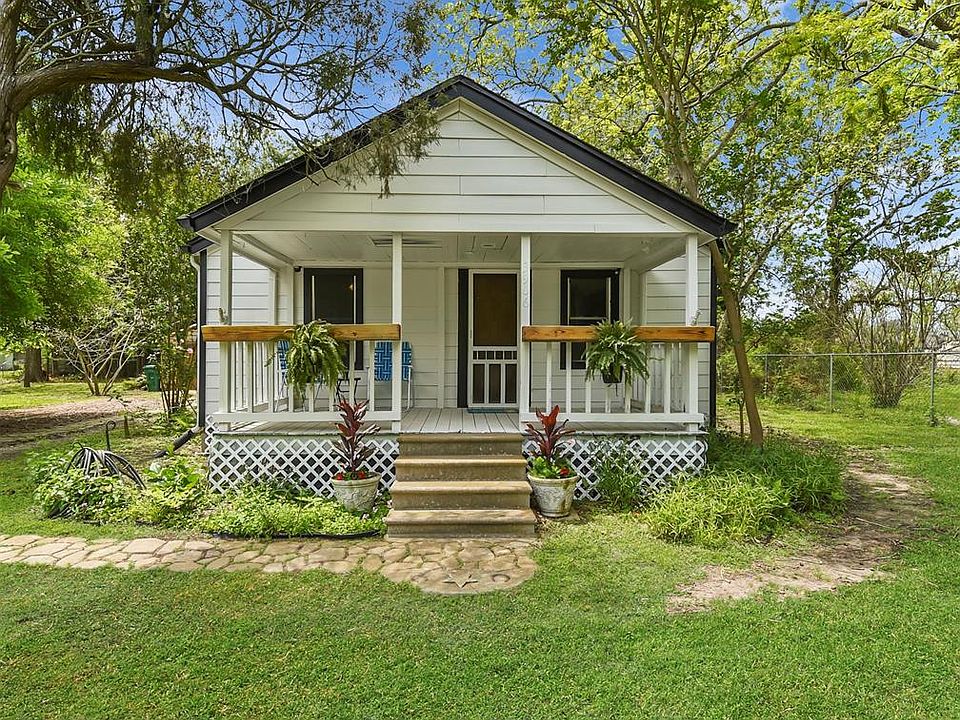 1st image of 3906 Texas Ave