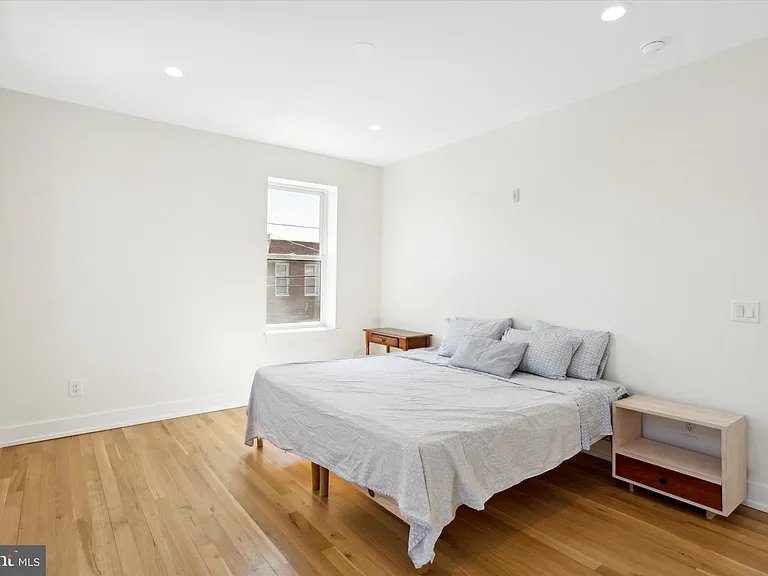 1754 S Chadwick St #1 — Photo 9