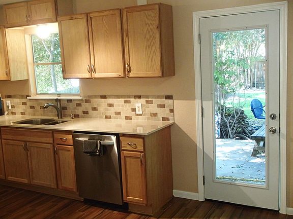 3rd image of 6808 La Salle Dr