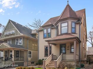 321 N Grove Ave, Oak Park, IL 60302