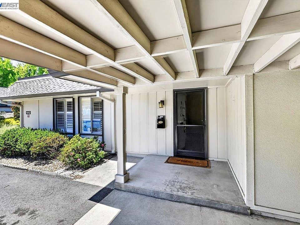 1st image of 1912 Ptarmigan Dr APT 2