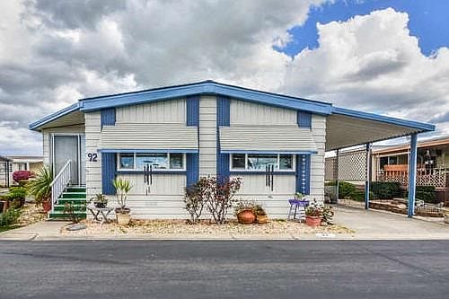 1st image of 92 Dahlia Ave