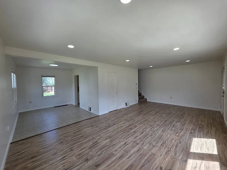 1206 Putnam St — Photo 4