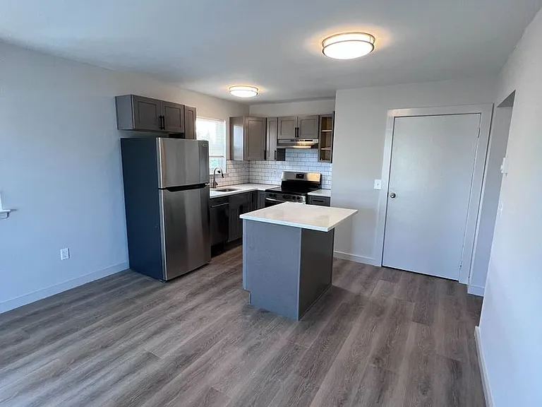 1010 Grand Ave — Photo 3
