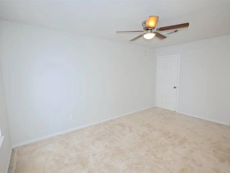 3229 Continental Dr — Photo 18