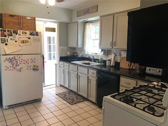 5th image of 26937 Eastwood Ln