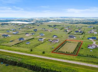 2475 Helen Dr N, Mandan, ND 58554