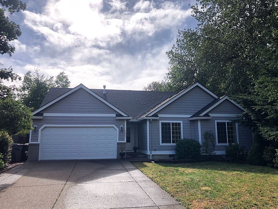 203 SW Newton 
Front of House