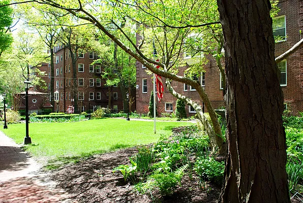 Sold by Landmarc Group | media 28