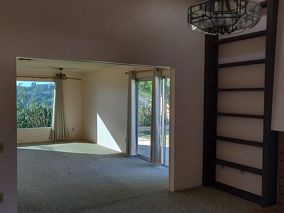 4th image of 9944 Las Conicas