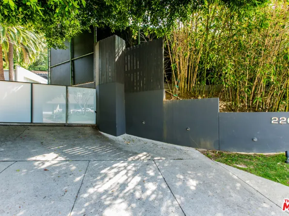 2200 Coldwater Canyon Dr, Beverly Hills, CA 90210