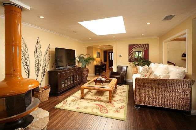 2nd image of 6651 Elmhurst Dr
