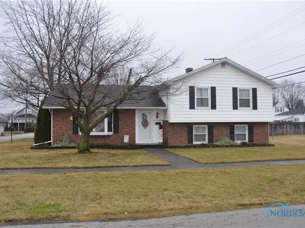 1063 Garfield St, Fremont, OH 43420