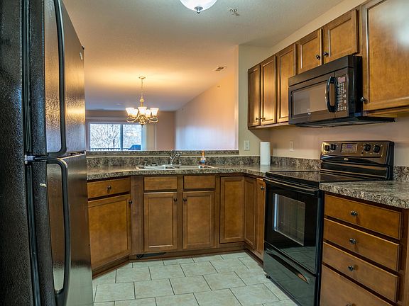 5th image of 2215 Rolling Hills Dr