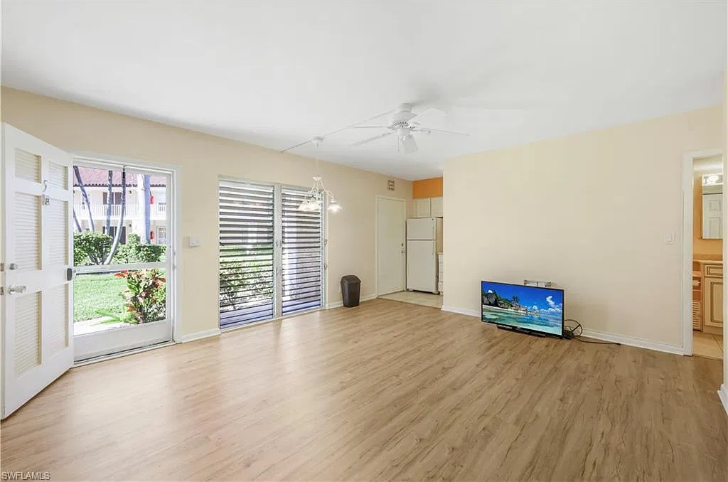 2 bed, 1.0 bath, 704 sqft, $1,900 — Photo 4