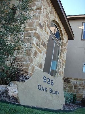 3rd image of 926 OAK BLUFF