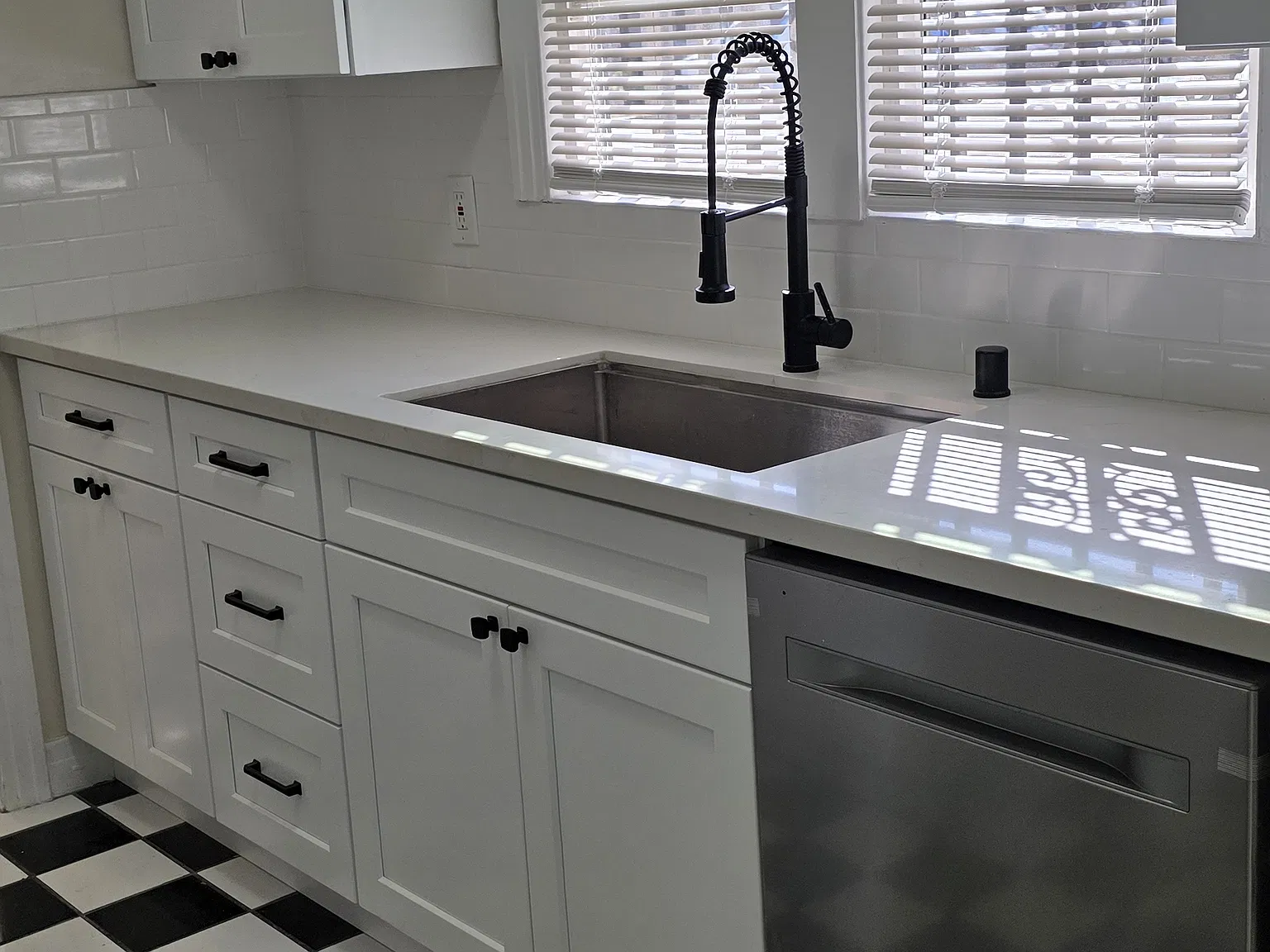 1 bed, 809 sqft, $1,895 — Photo 1