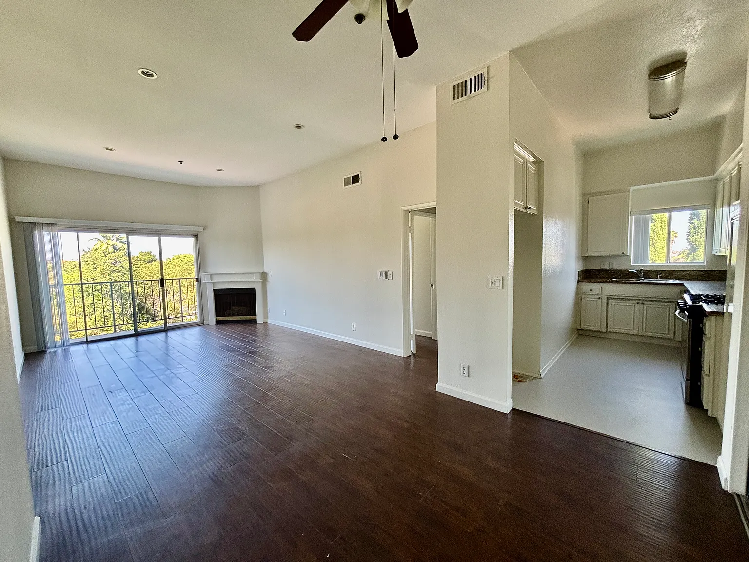 2 bed, 1000 sqft, $2,895 — Photo 1