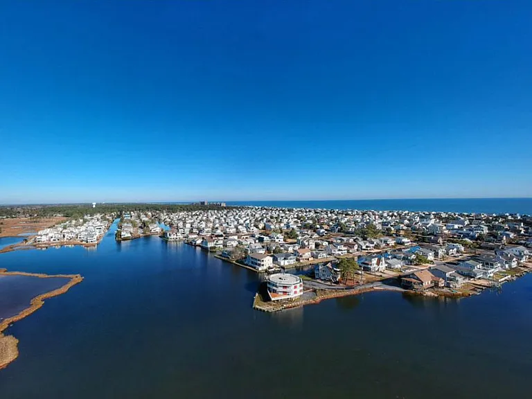 12 Beach Plum Dr — Photo 31