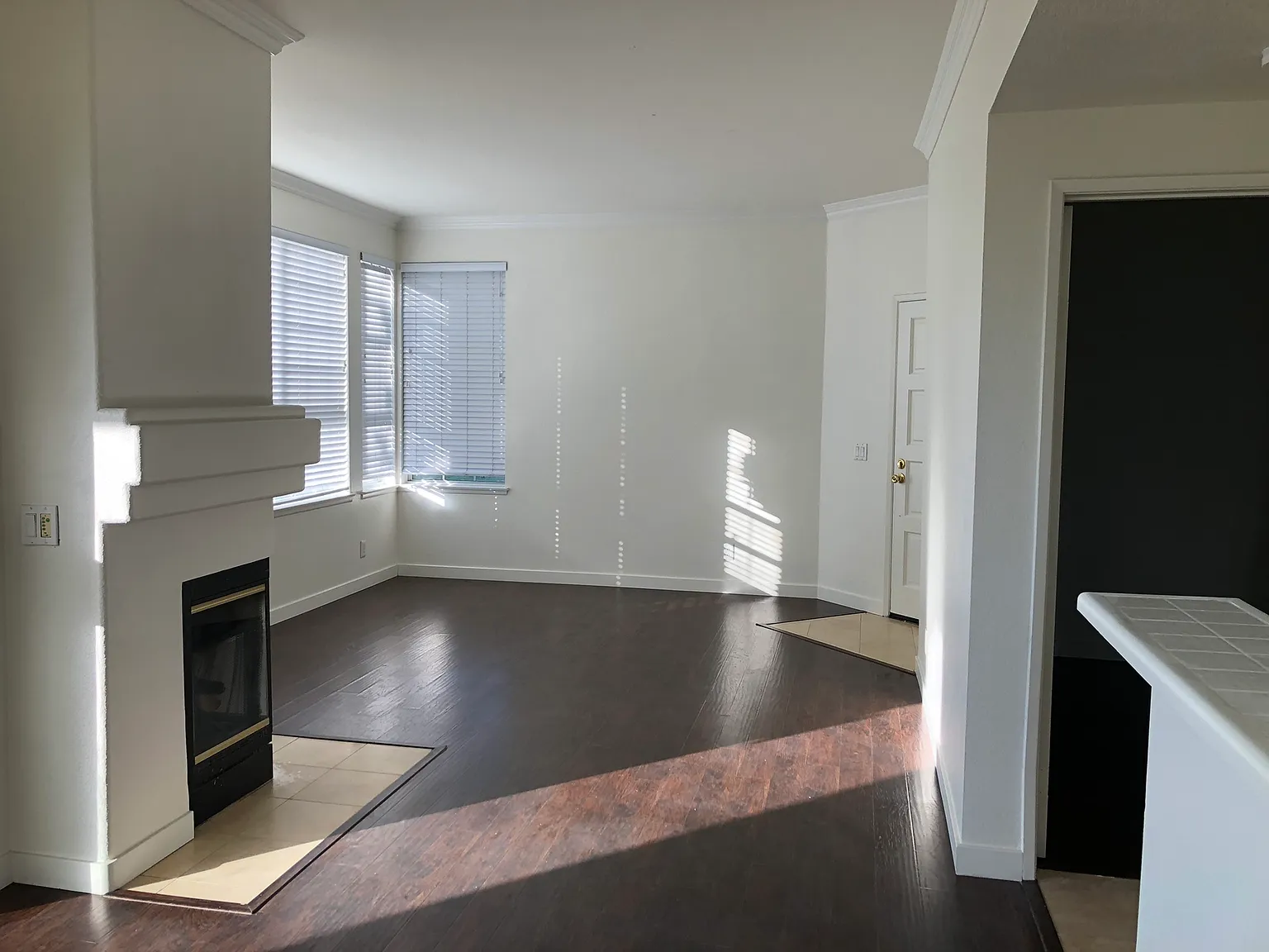 2 bed, 1027 sqft, $3,000 — Photo 3