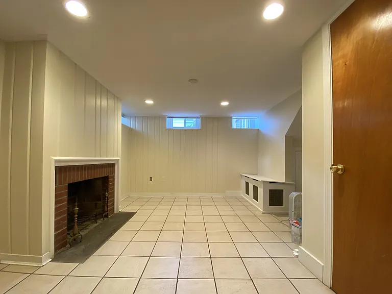 239 Edwards St #LL — Photo 5
