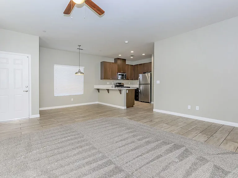 Mira Sol Gardens Rental Homes — Photo 24