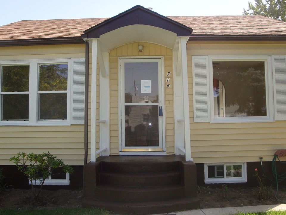 1st image of 716 W Yakima St