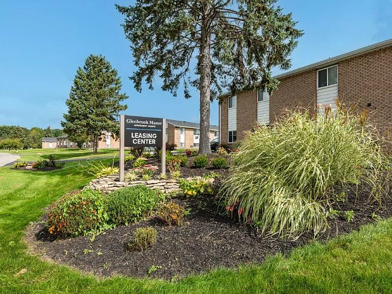 Glenbrook Manor Apartment Homes — Photo 21