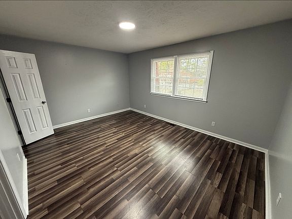 2nd image of 1025 Carolina Rd APT V3