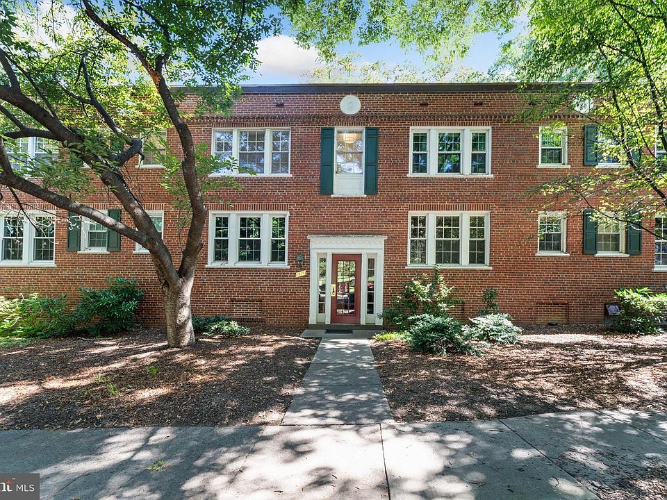 1st image of 1909 N Rhodes St APT 27