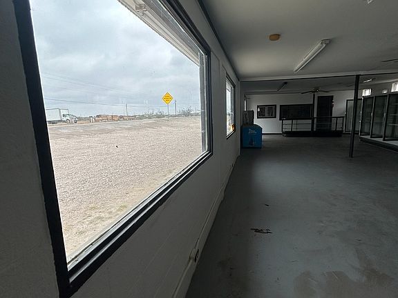 2nd image of 11936 N Us Highway 277