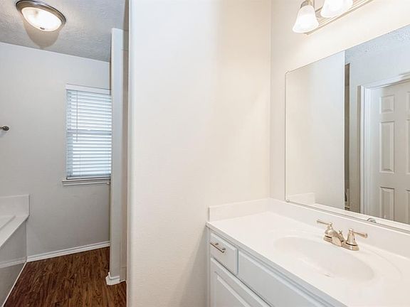 5th image of 18459 Sunrise Pines Dr