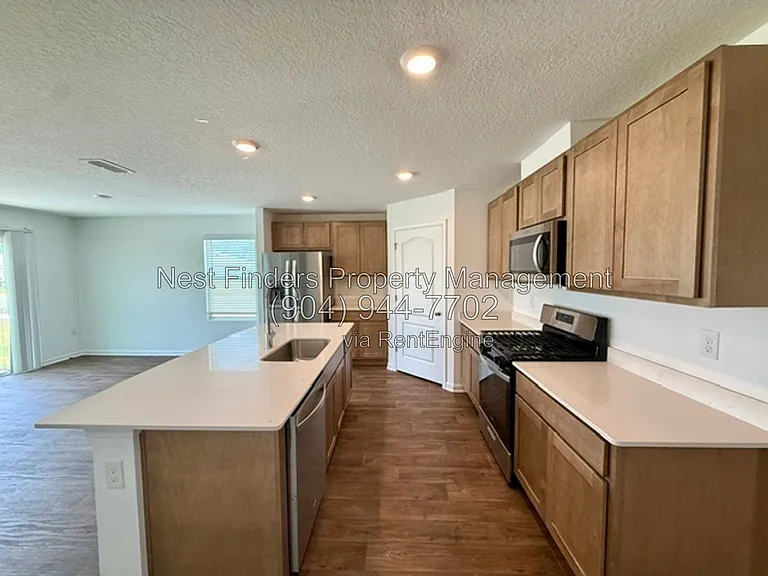 448 Orellana Rd — Photo 3