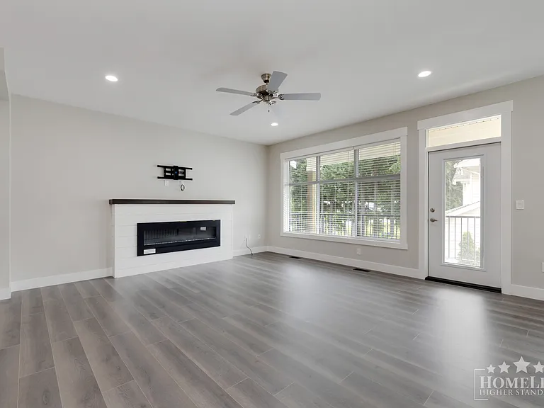 386 Pine Ave #4 — Photo 2