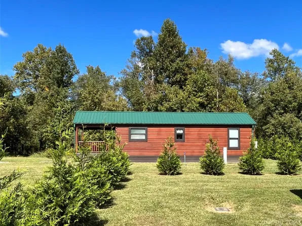142 Village Cir #12, Marion, NC 28752