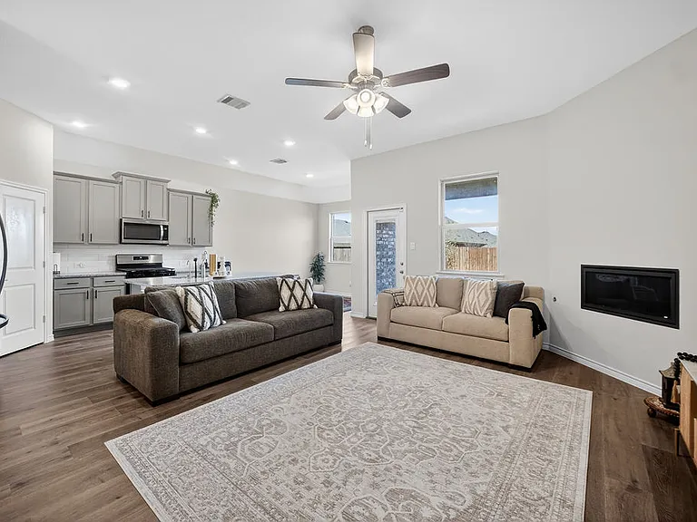 10601 Autumn Leaves Ln — Photo 15